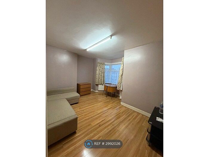 2 Bedroom Maisonette To Rent In Norton Road, Wembley, HA0