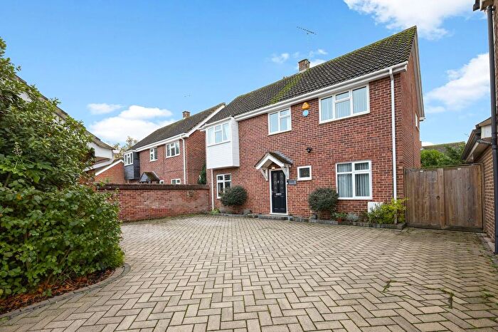 4 Bedroom Detached House For Sale In Thirlmere Close, Great Notley, Braintree, CM77