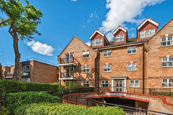 2 Bedroom Flat For Sale In The Avenue, Beckenham, BR3