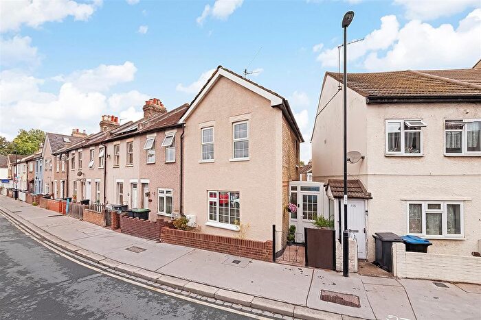 2 Bedroom Terraced House For Sale In Cuthbert Road, Croydon, CR0