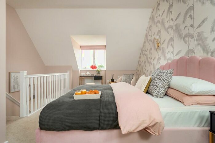3 Bedroom Semi-Detached House For Sale In Clipstone Park, Leighton Buzzard, LU7