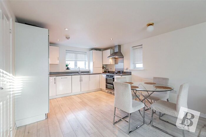 2 Bedroom Flat For Sale In Meadfarm Close, Romford, RM3