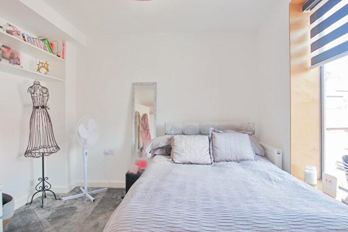 3 Bedroom Terraced House For Sale In Thwaite Street, Cottingham, HU16