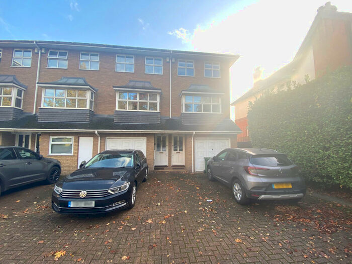 3 Bedroom Town House To Rent In Liberty Mews, Orpington, BR6