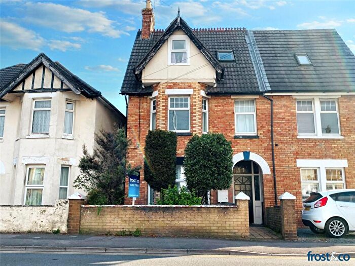 1 Bedroom Flat To Rent In Sandbanks Road, Poole, BH14