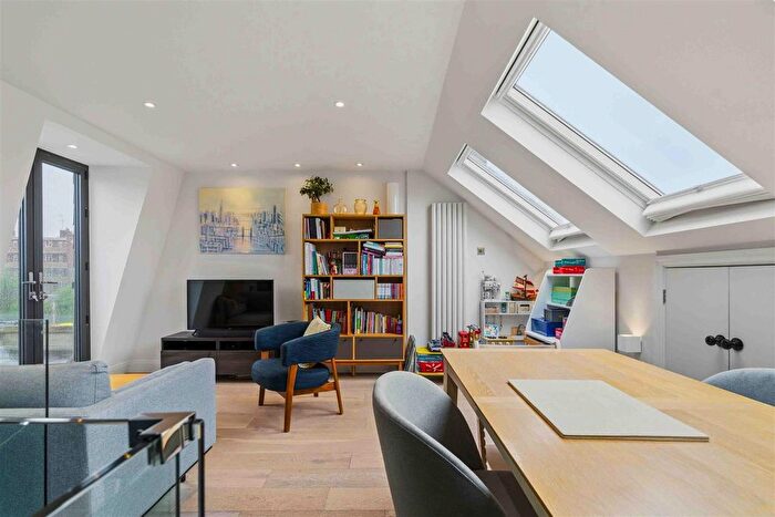 3 Bedroom Property To Rent In Burnthwaite Road, London, SW6