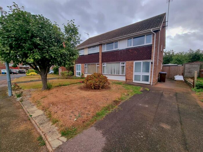 3 Bedroom Semi-Detached House To Rent In The Fairway, Sittingbourne, ME10