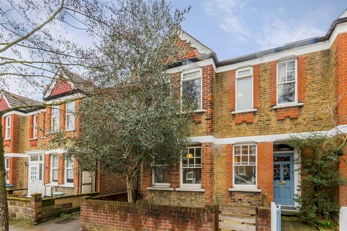 2 Bedroom Flat To Rent In Dancer Road, Kew, Richmond, TW9