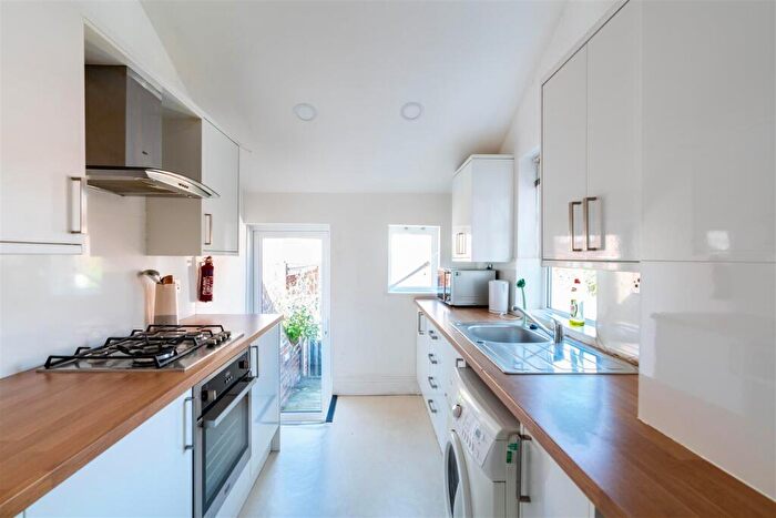 5 Bedroom Maisonette To Rent In £pppw, Dinsdale Road, Sandyford, NE2