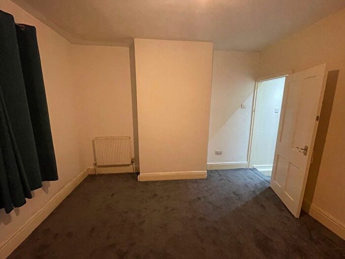 2 Bedroom Terraced House To Rent In Lloyd Street, Sheffield, S4