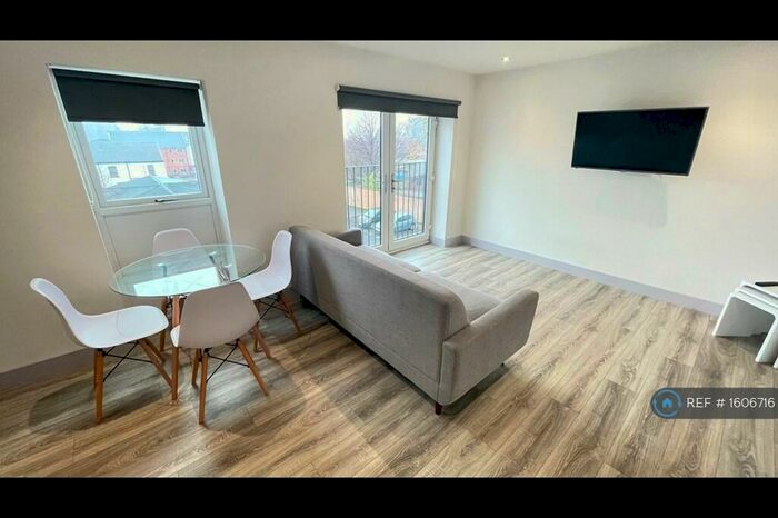 2 Bedroom Penthouse To Rent In Trinity Court, Leeds, LS9