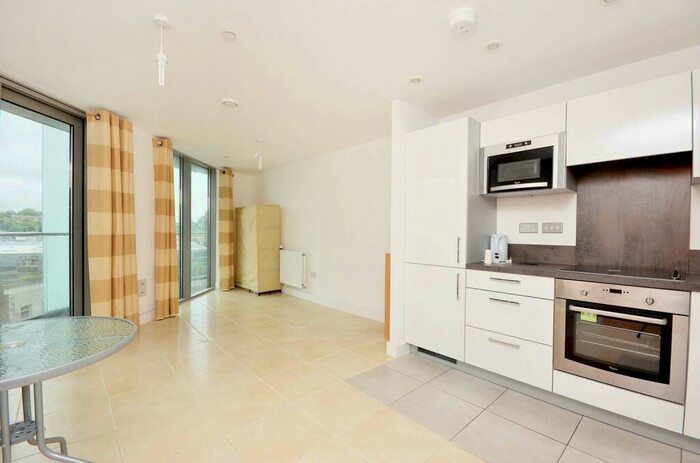 1 Bedroom Flat To Rent In Loampit Vale, Lewisham, London, SE13