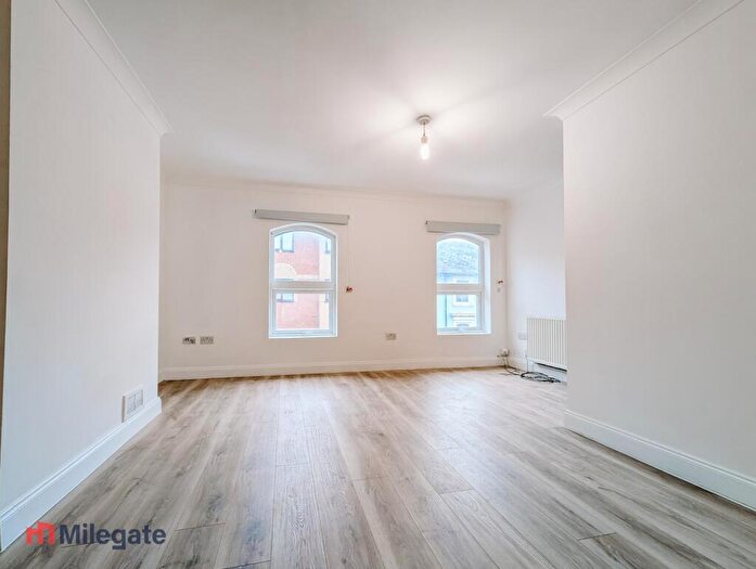 1 Bedroom Flat To Rent In Windsor Street, Luton, LU1