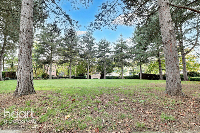 1 Bedroom Apartment For Sale In Upper Third Street, Milton Keynes, MK9