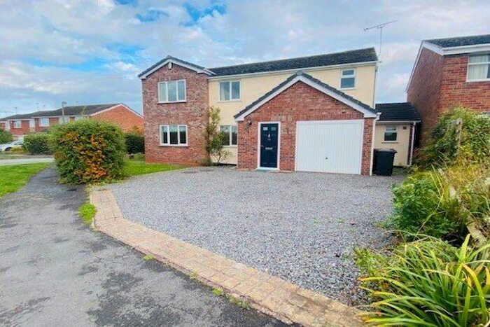 5 Bedroom Detached House To Rent In Redhill Lane, Burton-On-Trent, DE13