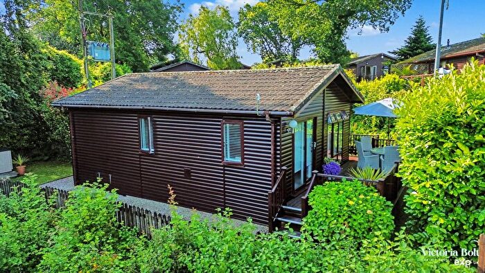 2 Bedroom Lodge For Sale In The Thatches, South Devon, PL21