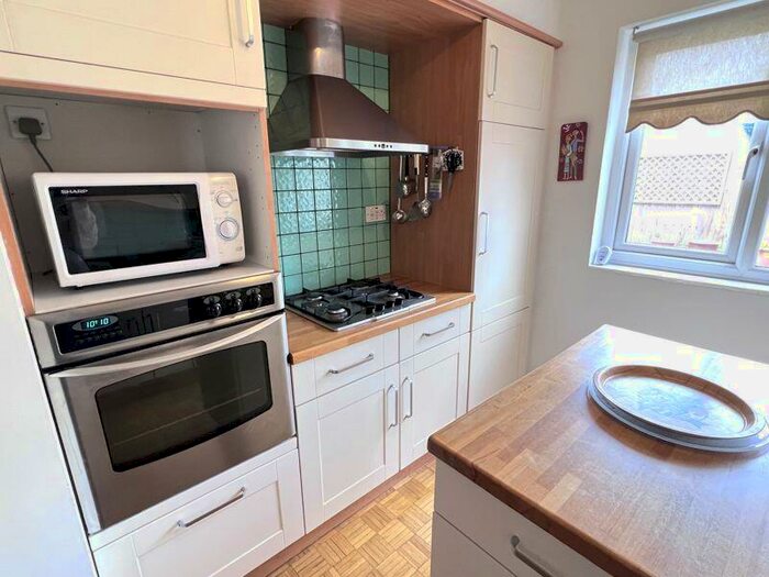 2 Bedroom Cottage For Sale In South Street, Wareham, BH20