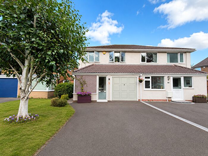 3 Bedroom Semi Detached House For Sale In School Drive, Wythall, B47