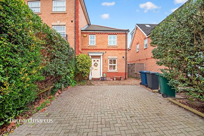 3 Bedroom End Terrace House For Sale In Ribblesdale Avenue, London, N11