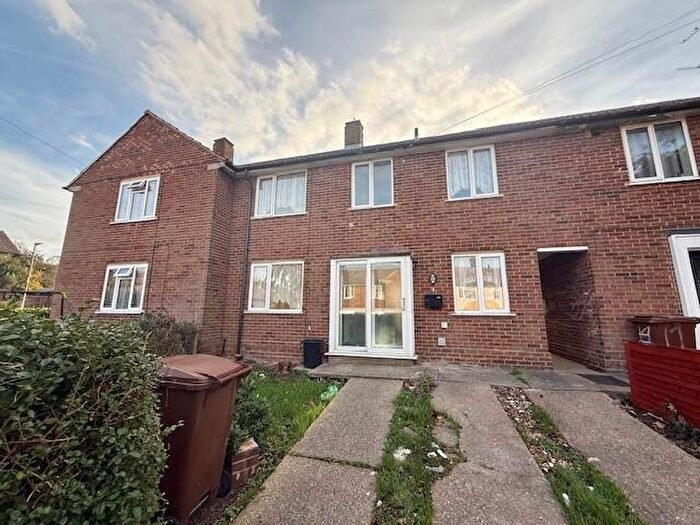 3 Bedroom House To Rent In Brabourne Avenue, Gillingham., ME8