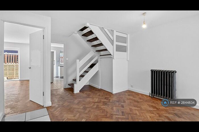 4 Bedroom Semi-Detached House To Rent In Shrewsbury Lane, London, SE18