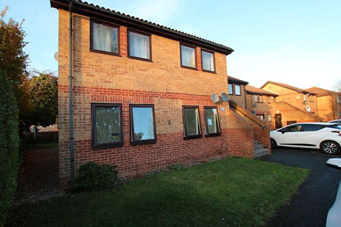 2 Bedroom Flat To Rent In Hornbeam Gardens, Slough, SL1