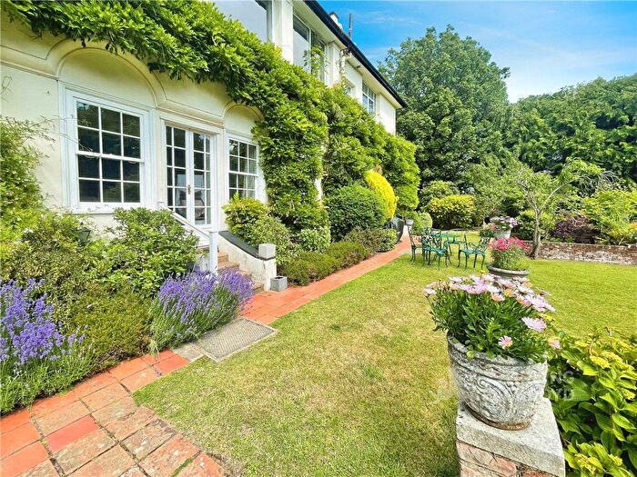 2 Bedroom Flat To Rent In Roberts Way, Englefield Green, Egham, Surrey, TW20