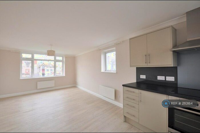 1 Bedroom Flat To Rent In New Street, Plymouth, PL1