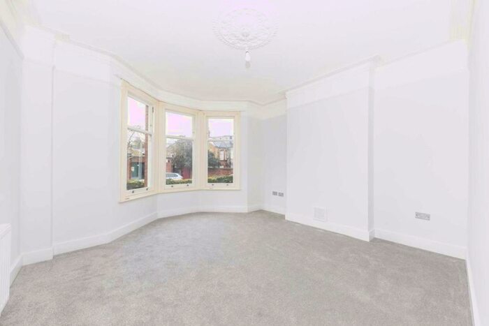 1 Bedroom Flat To Rent In Radbourne Road, Balham, SW12