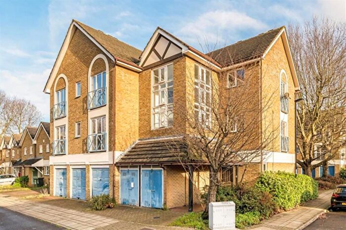 1 Bedroom Flat To Rent In Water Lane, London, SE14