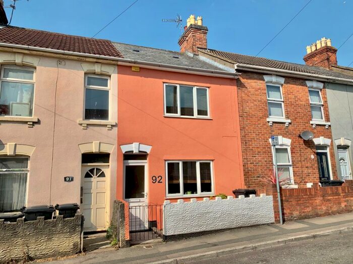 3 Bedroom House To Rent In William Street, SN1