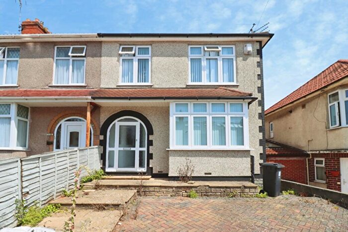 3 Bedroom End Of Terrace House For Sale In Ninth Avenue, Bristol, Avon, BS7