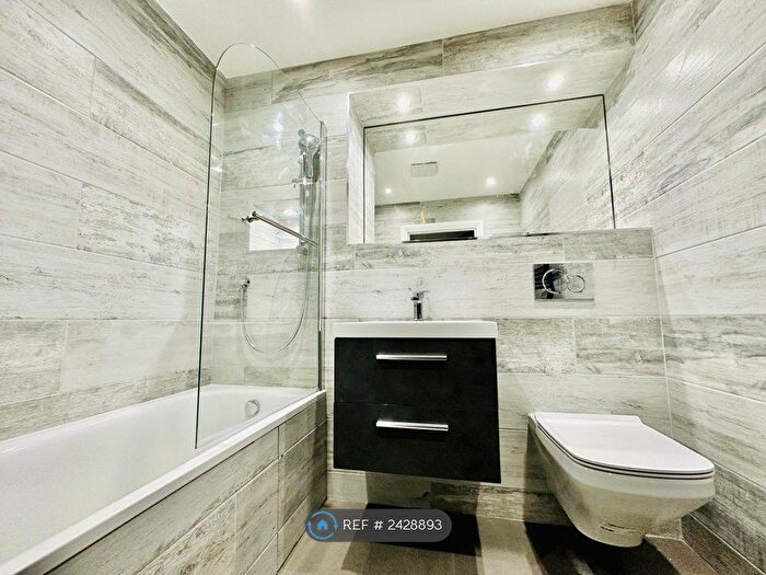 2 Bedroom Flat To Rent In Copperfield Road, London, E3