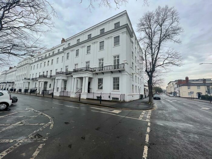 2 Bedroom Apartment To Rent In Clarendon Square, Leamington Spa, CV32