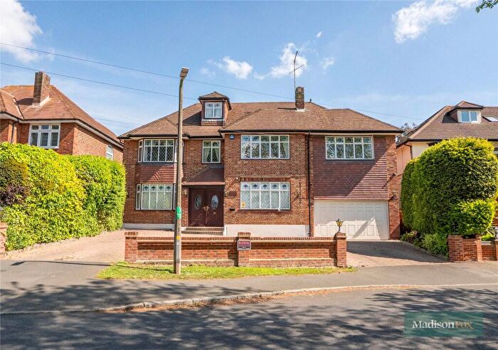 5 Bedroom Detached House For Sale In Lee Grove, Chigwell, Essex, IG7