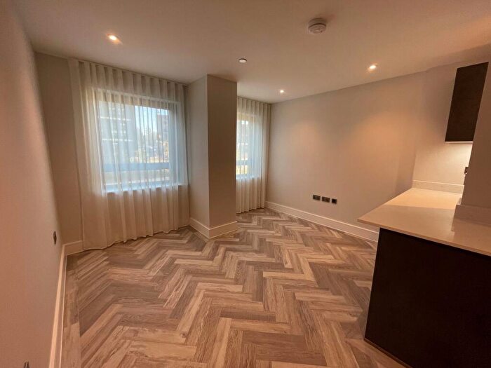 1 Bedroom Flat To Rent In Cockfosters Road, Barnet, EN4