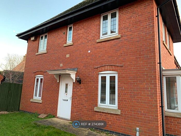 4 Bedroom Semi-Detached House To Rent In Windle Drive, Bourne, PE10