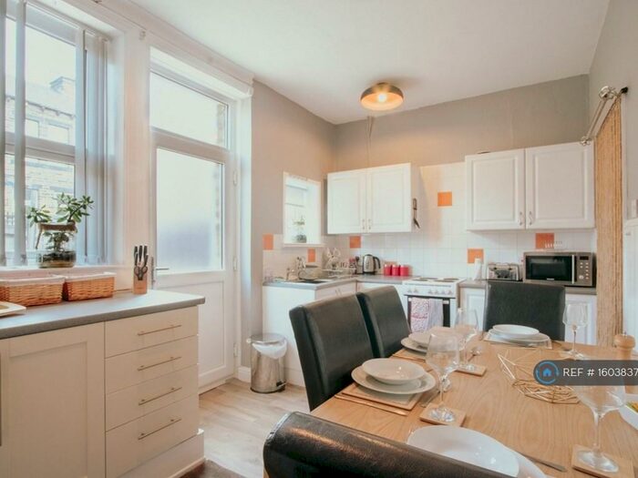 2 Bedroom Terraced House To Rent In Woodside Road, Halifax, HX3