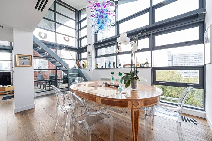 2 Bedroom Penthouse To Rent In City Road, Old Street, London, EC1Y