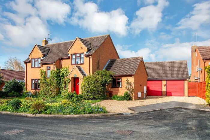 4 Bedroom Detached House For Sale In The Paddock, Morton, PE10