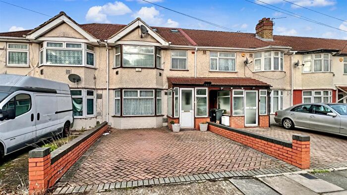 4 Bedroom Terraced House For Sale In Byron Avenue, Cranford, TW4