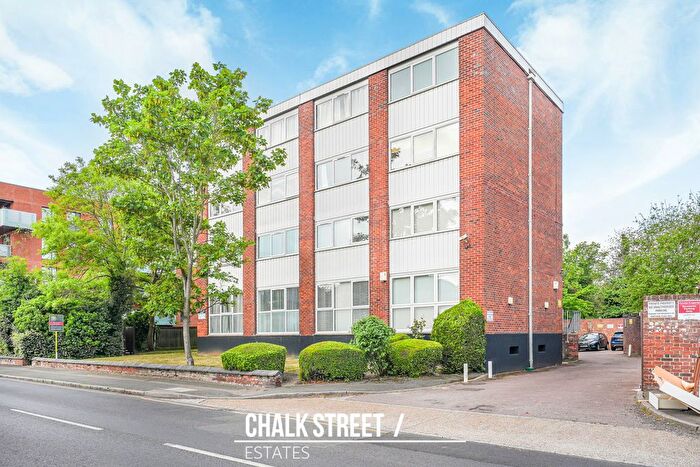 2 Bedroom Flat For Sale In Menthone Place, Hornchurch, RM11