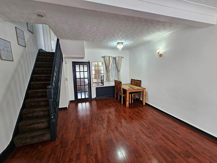 3 Bedroom Terraced House To Rent In Whalebone Lane South, Dagenham, RM8