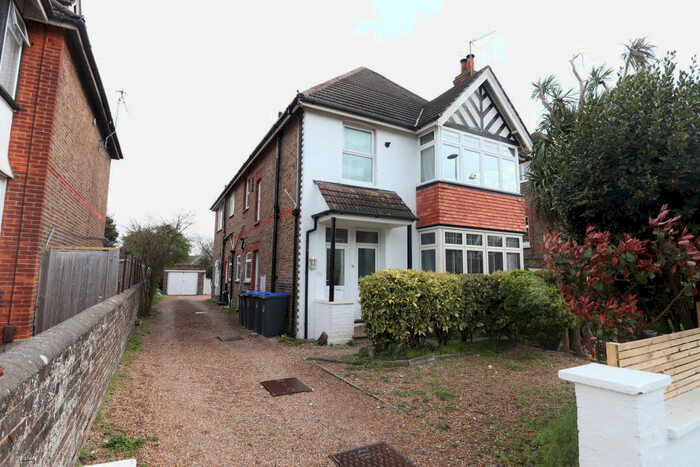 1 Bedroom Apartment To Rent In Cissbury Road, Broadwater, BN14