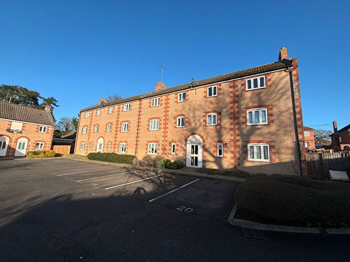 1 Bedroom Flat For Sale In Avenue Gardens, Thetford, IP24