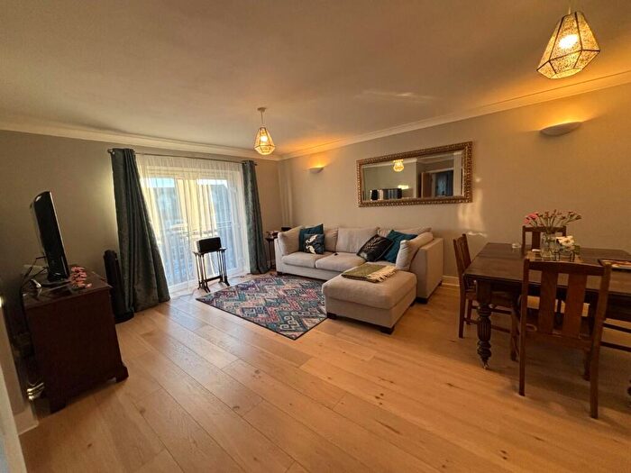 2 Bedroom House To Rent In Solway Road, East Dulwich, London, SE22
