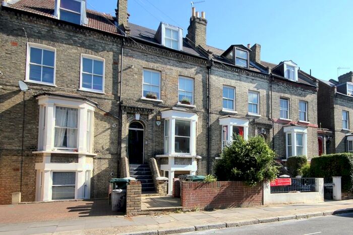 2 Bedroom Flat To Rent In Regina Road, N4