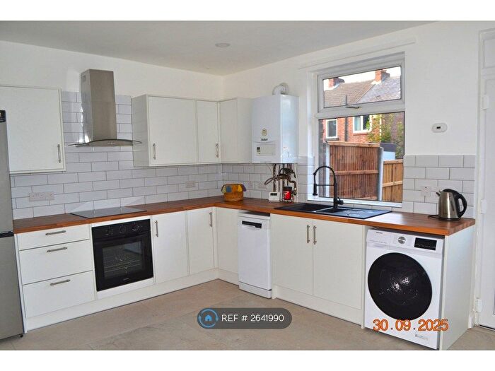 2 Bedroom Terraced House To Rent In Doncaster Road, Barnsley, S70