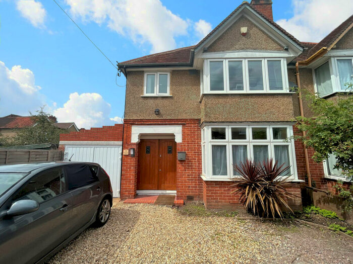 3 Bedroom Semi-Detached House To Rent In Boston Avenue, Reading, Berkshire, RG1