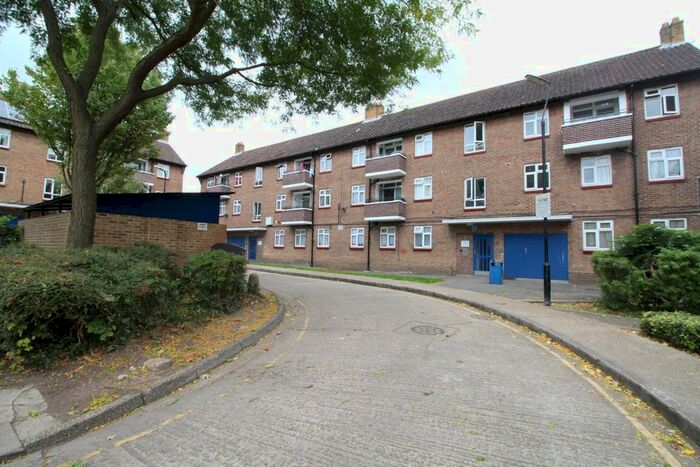 3 Bedroom Flat To Rent In John Newton Court, Welling, DA16